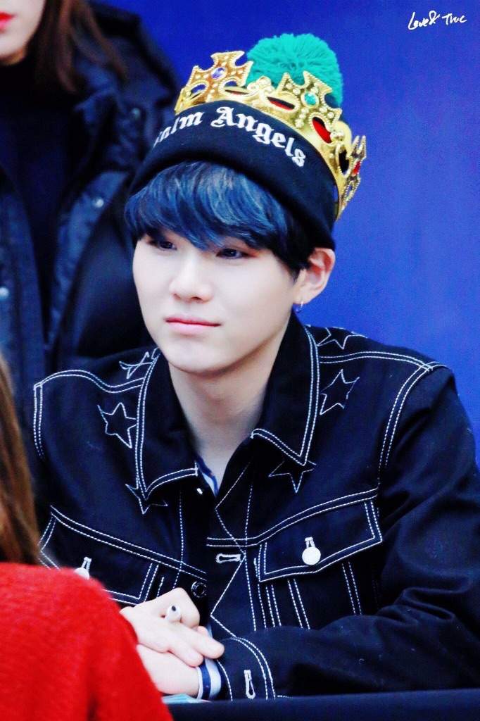 BTS SUGA FAN SIGN YNWA [170224] | ARMY's Amino