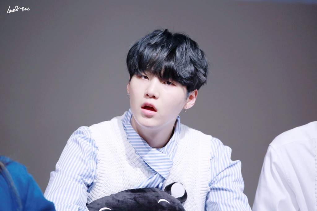 BTS Fansign (SUGA) | ARMY's Amino