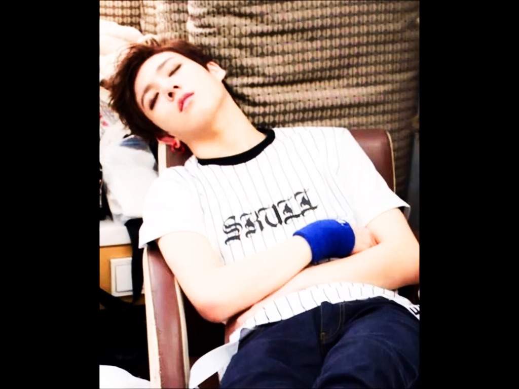 Jungkook Sleeping Ft. BTS | Jeon Jungkook 전정국 Amino
