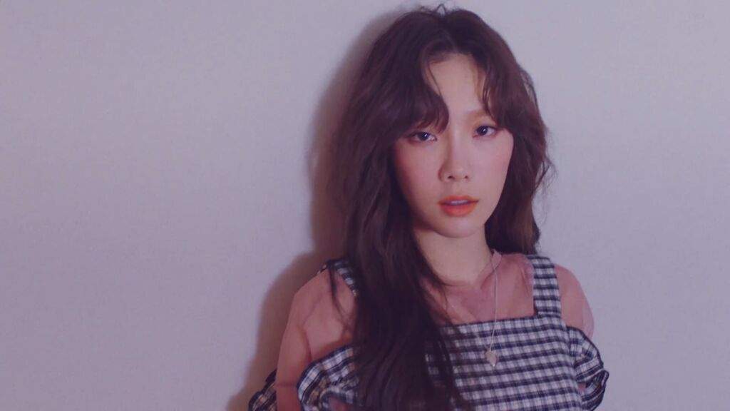 Taeyeon 태연_Fine_Music Video THOUGHTS Girls' Generation (소녀 시대) Amino