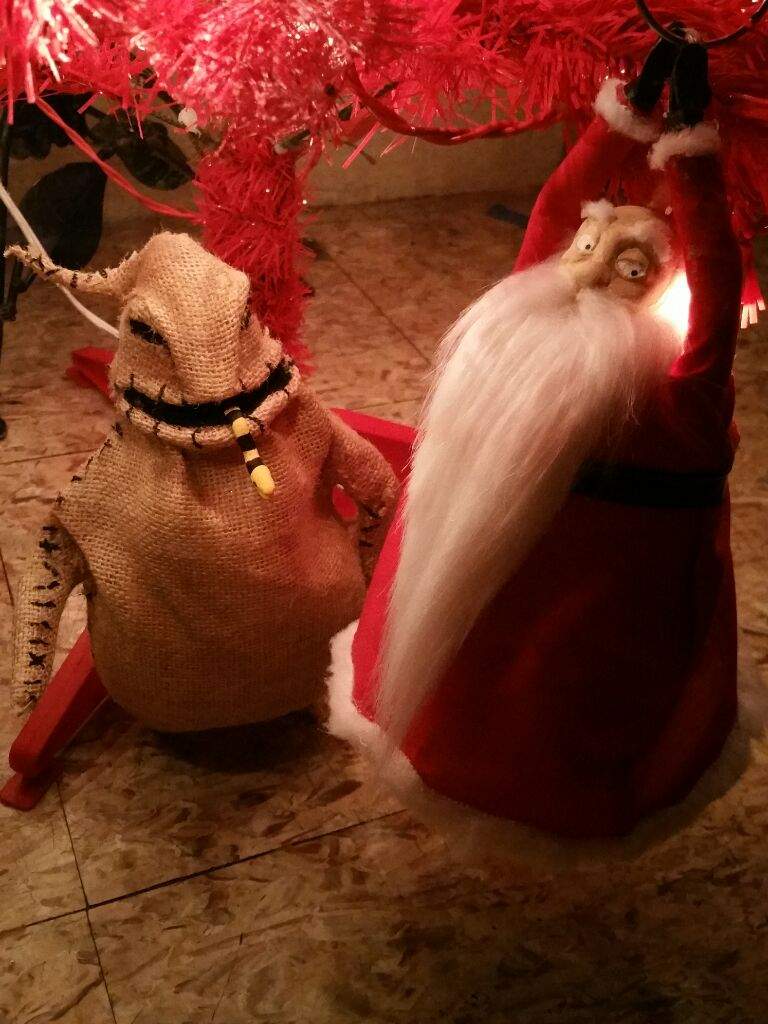 Oogie Boogie and Santa from The Nightmare Before Christmas | Crafty Amino