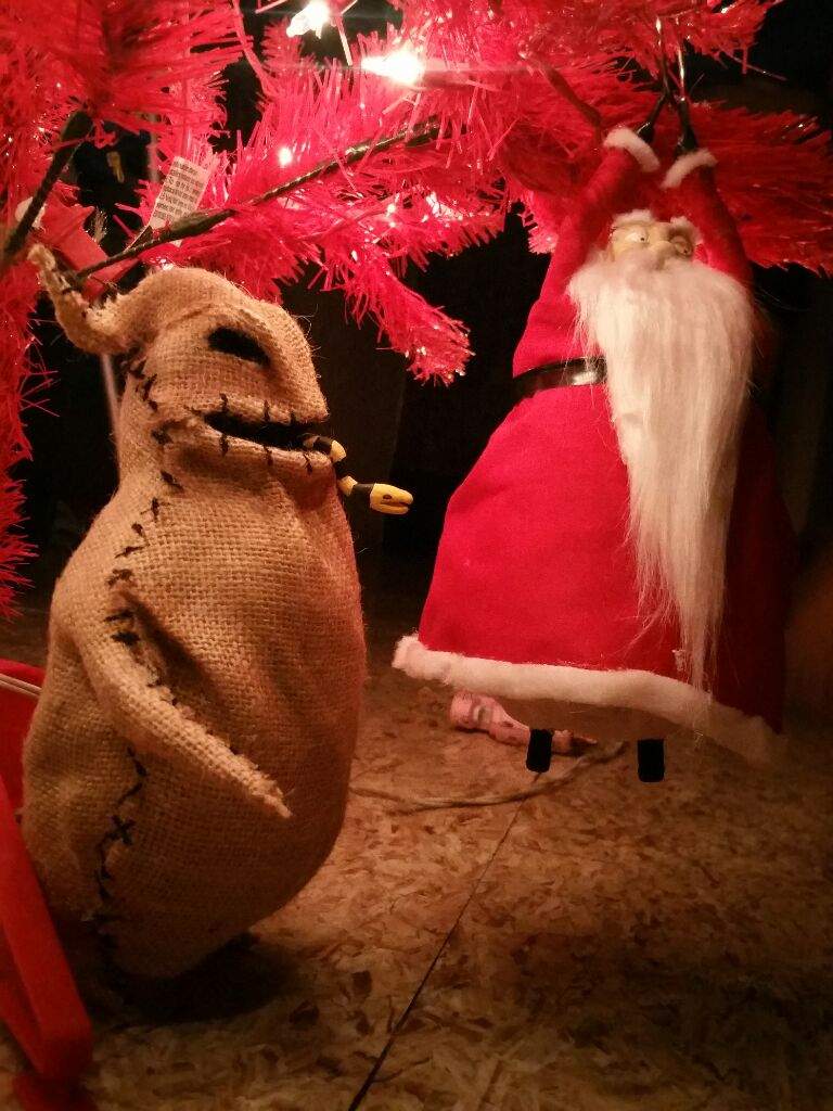 Oogie Boogie and Santa from The Nightmare Before Christmas | Crafty Amino