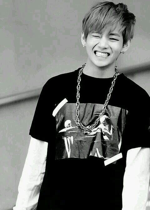 TAEHYUNG SMILE COMPILATION ☀ | ARMY's Amino