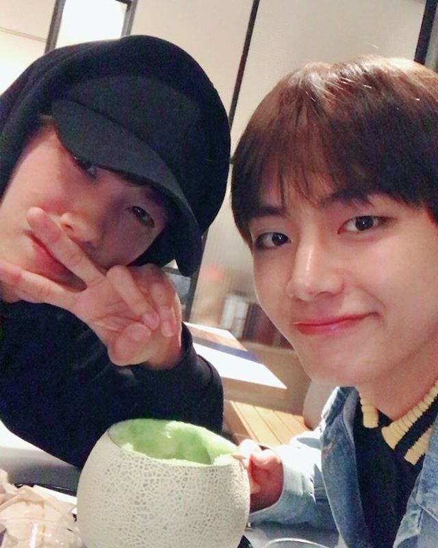 BTS's V And Park Hyung Sik Share Cute Photos From Their Meetup | K-Pop