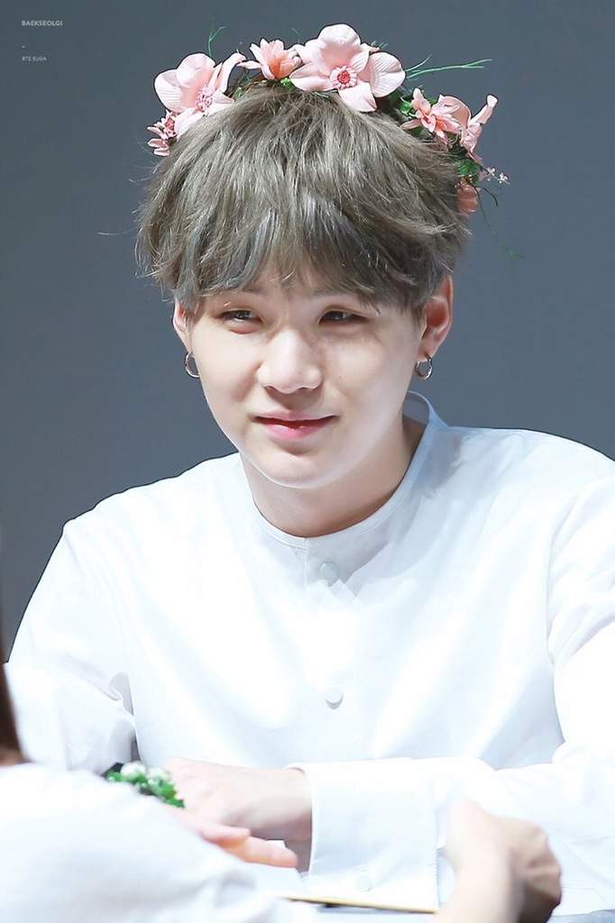 Suga flower crown 👑 | ARMY's Amino