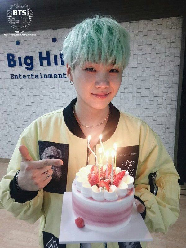 HAPPY BIRTHDAY MIN YOONGI 🍰💖 KPop Amino