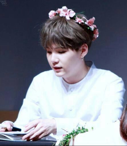 Suga flower crown 👑 | ARMY's Amino