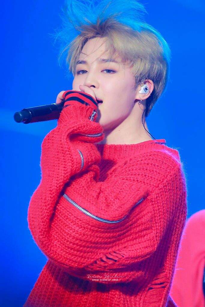 { SOME HD PICS OF YESTERDAY'S CONCERT IN CHILE } | Park Jimin Amino