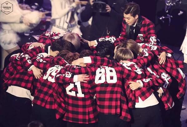 EXO OT12 ♡ | EXO (엑소) Amino