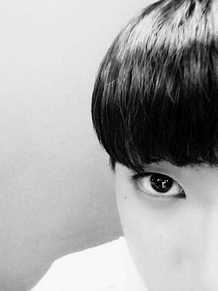 Black and white selcas | NCT (엔시티) Amino