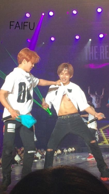 Taehyung's abs 🤗 | Kim Taehyung Amino