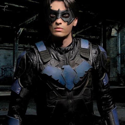 TITANS: Official Images Of Dick Grayson's New Nightwing Costume Have ...