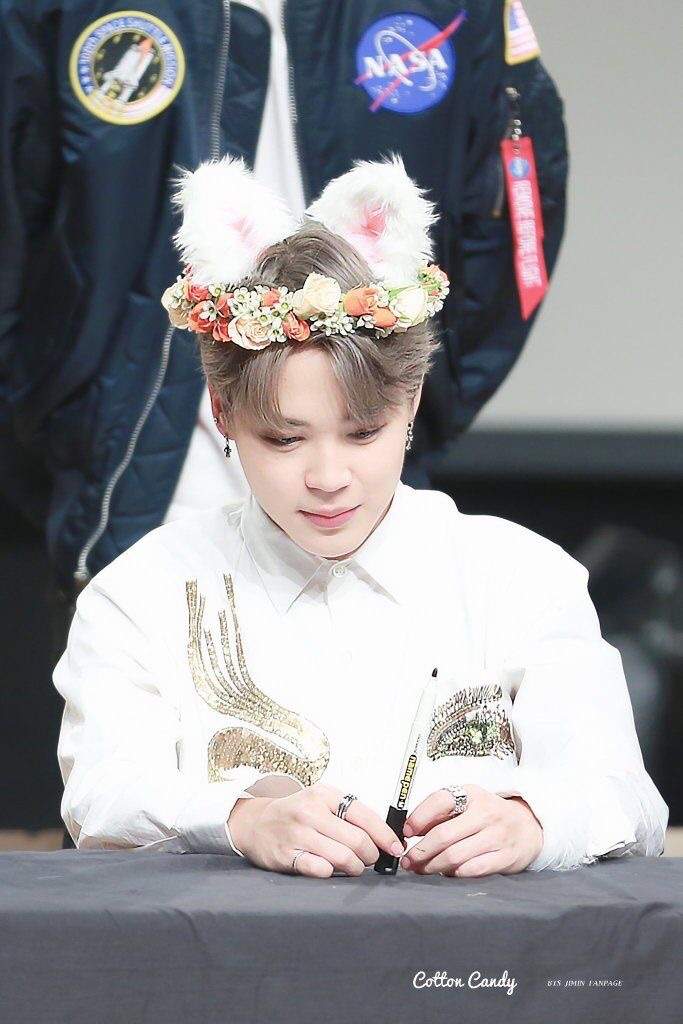 Jimin With Flower Crown💐🌹🌷 | Park Jimin Amino
