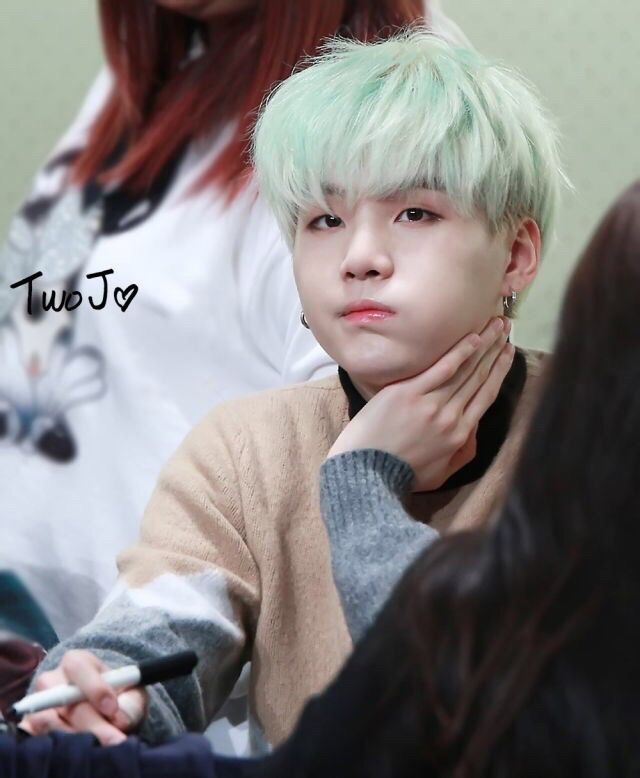 Yoongi's mint hair | ARMY's Amino