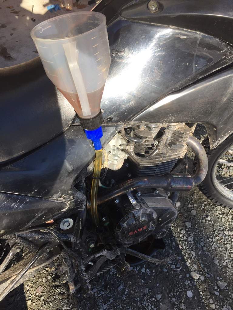 Changing The Oil Hawk 250 Dual Sport Motorcycle Amino Amino