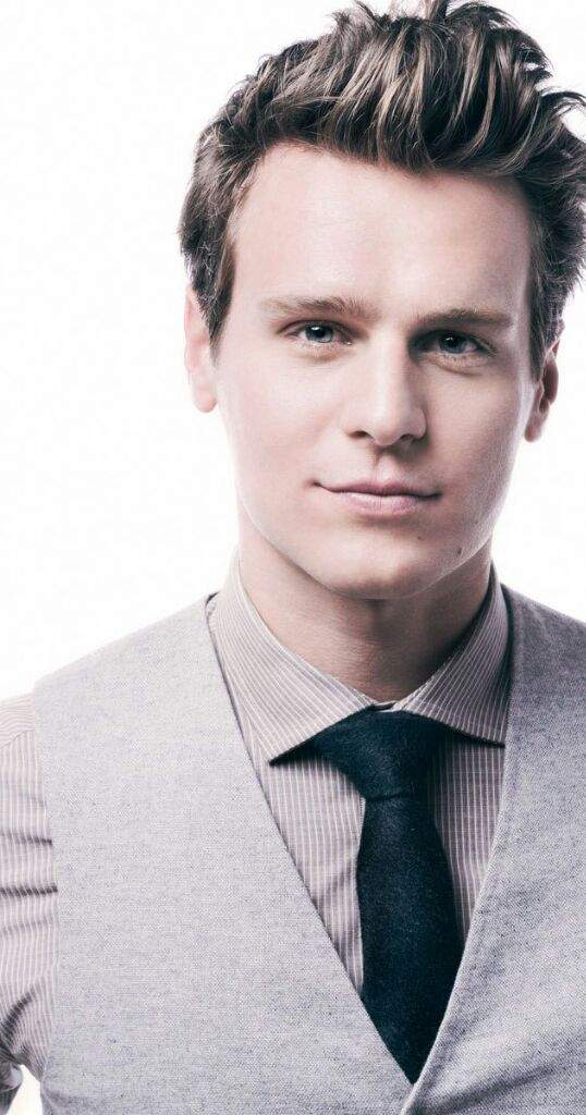 Jonathan Groff | Wiki | Hamilton Amino