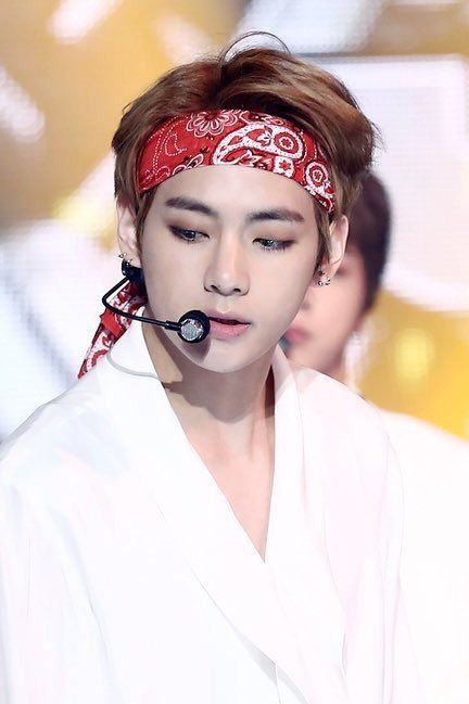 Taehyung in bandana!!!😍🔥💘 | Kim Taehyung Amino