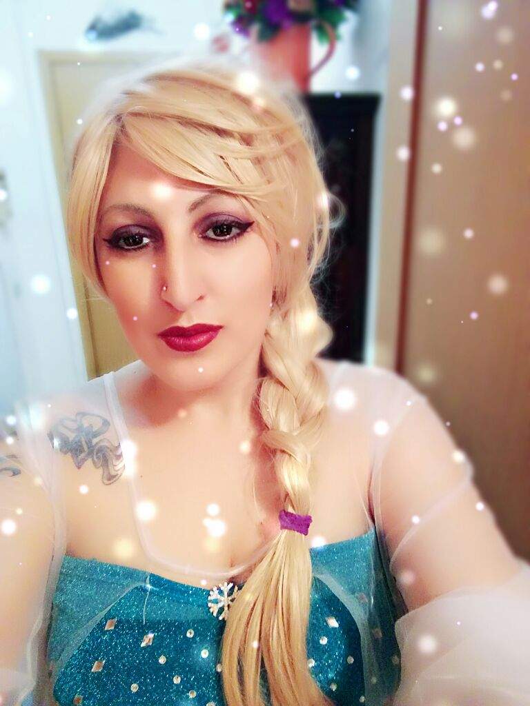 elsa-frozen-cosplay-amino