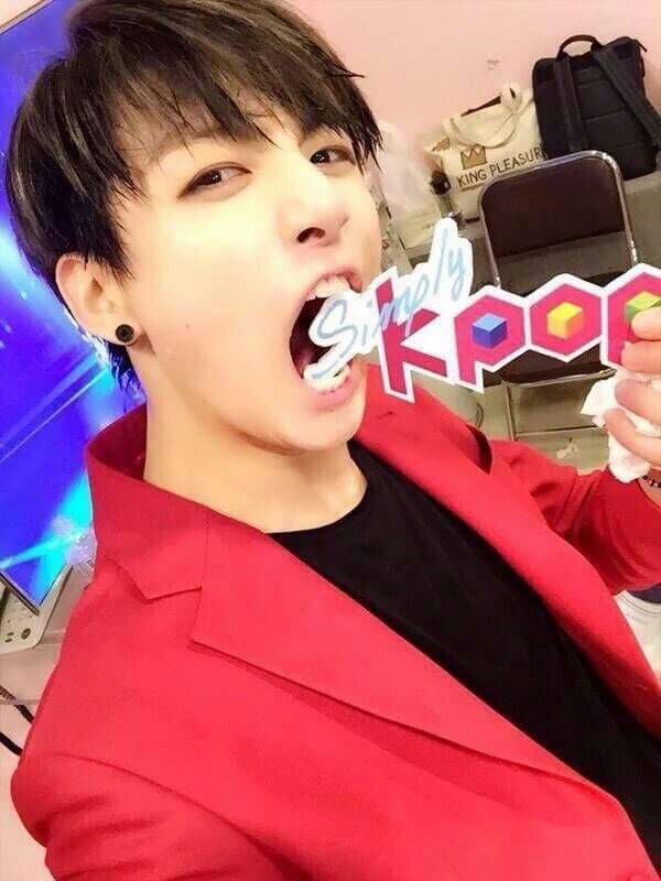 Jungkook eyes, Jungkook Lips or Jungkook Teeth | ARMY's Amino