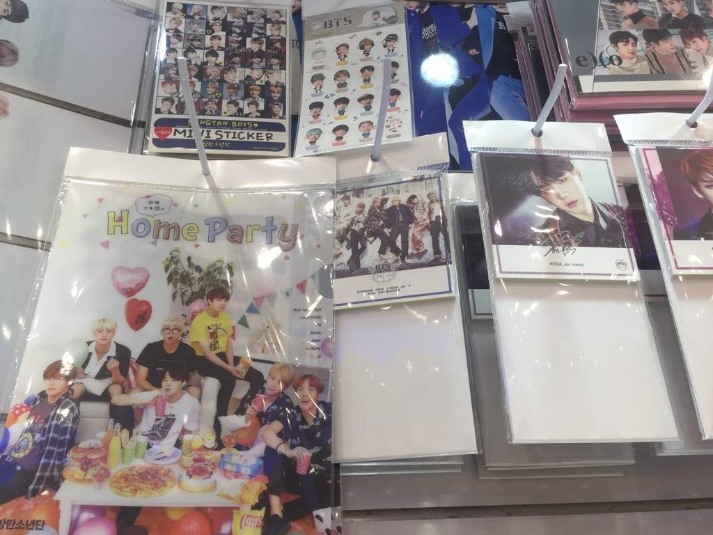 BTS/Kpop Store in Mall??!!! ARMY's Amino