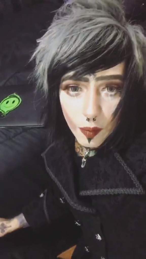 Dahvie Vanity No Makeup Bios Pics