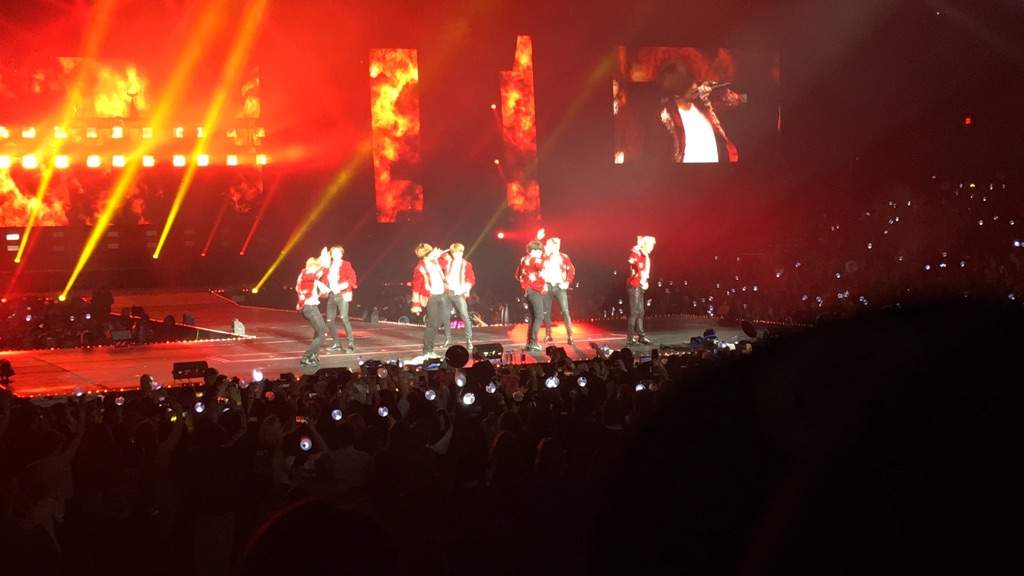 BTS: WINGS CONCERT CHICAGO | K-Pop Amino