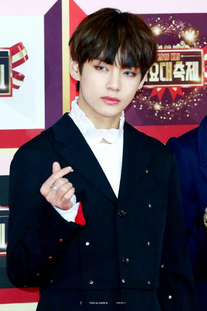 KIM TAEHYUNG AS PRINCE OF KOREA 😍 | ARMY's Amino