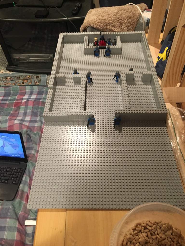 Working on a mandalorian base (star wars) | LEGO Amino