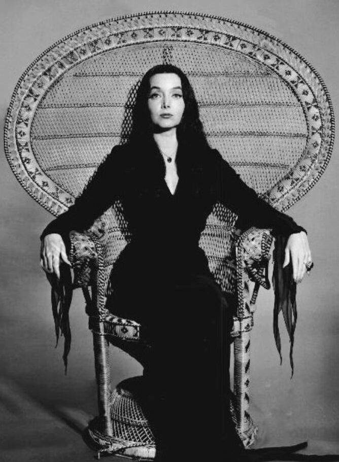 Morticia Addams | Horror Amino