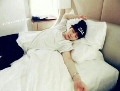 yoongi durmiendo ♥ | •K-Pop• Amino