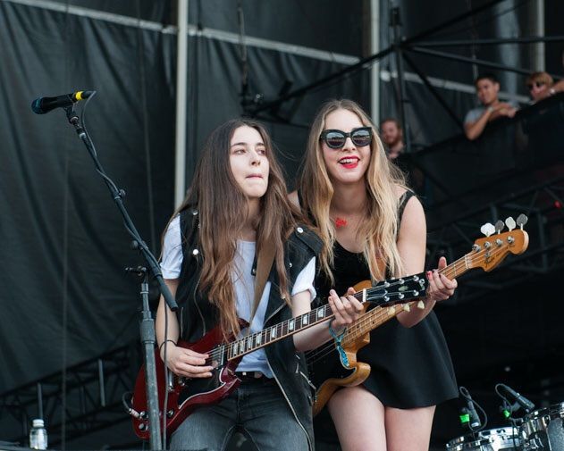 Este Haim | Wiki | Bass Player Amino