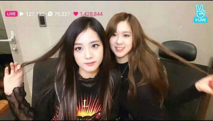 Jisoo And Rose Vlive Blink 블링크 Amino