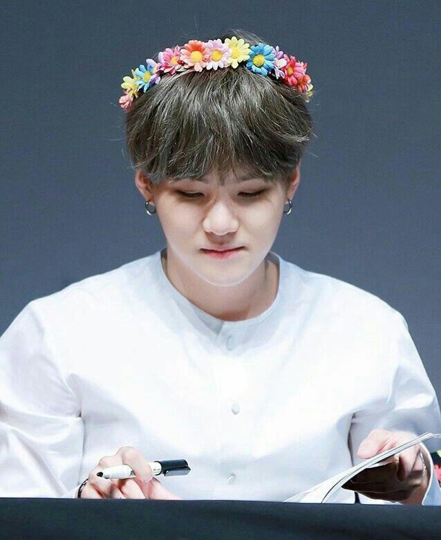 Suga in Flower Crowns, Hats, and Headbands PT.2!!! | Genius Yoongi Amino