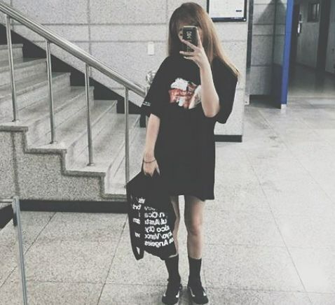 Featured image of post Aesthetic Korean Black Outfit : (tags) korean fashion,korean,korean outfits,outfits,korean outfit ideas,korean style,korea,korean lookbook,korean outfit,korean fashion haul,outfit,outfit ideas.