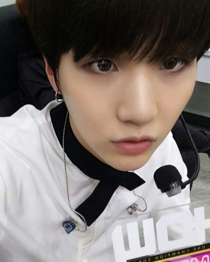 Yoongi Black Hair ♡ Selca ♡ | -Min YoonGi Amino- Amino