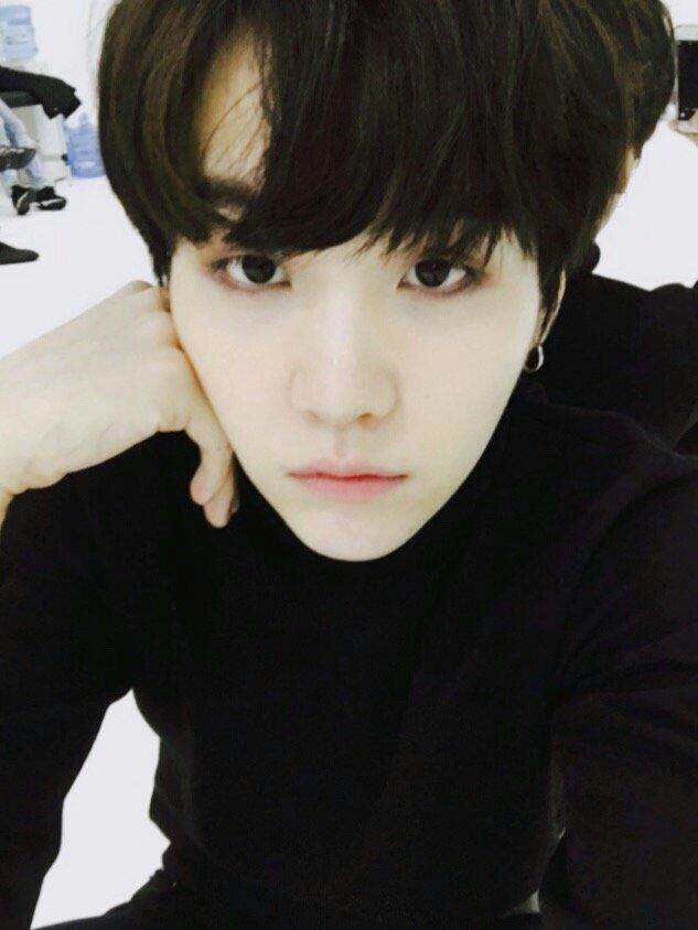 Yoongi Black Hair ♡ Selca ♡ | -Min YoonGi Amino- Amino