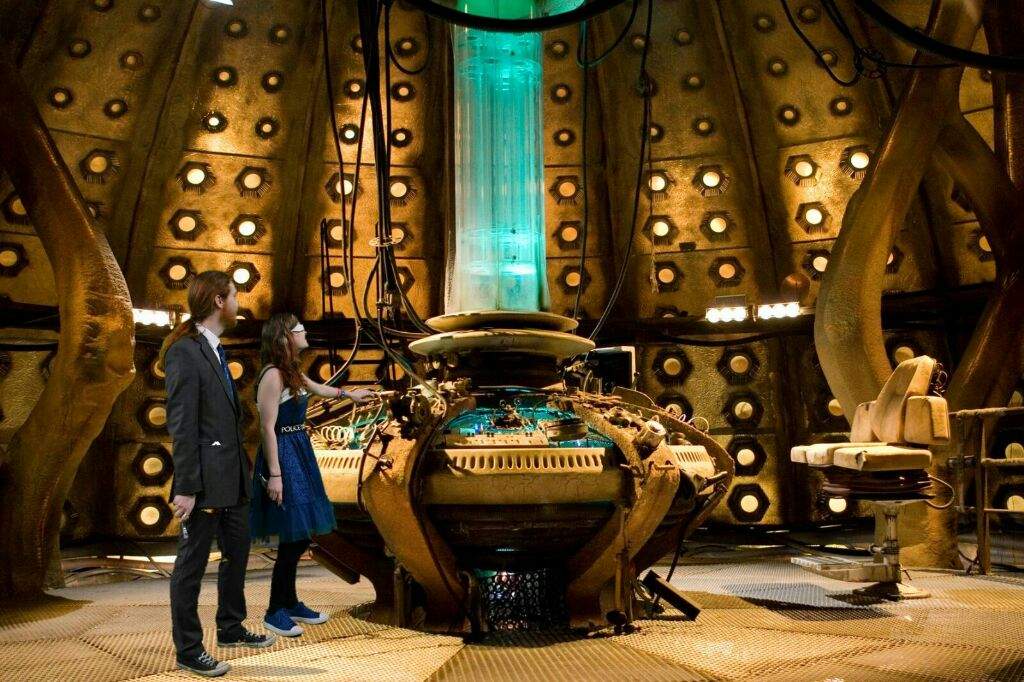 Space and Time in the TARDIS | Doctor Who Amino