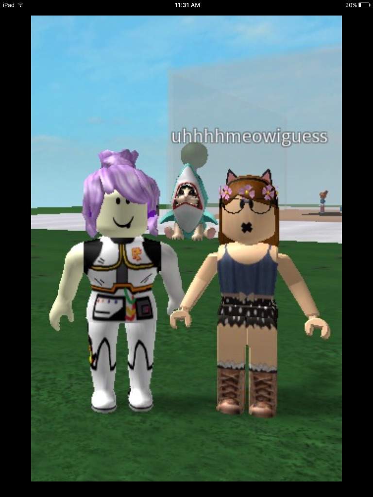 Selfie With A Friend Roblox Amino - the healthy cow roblox song
