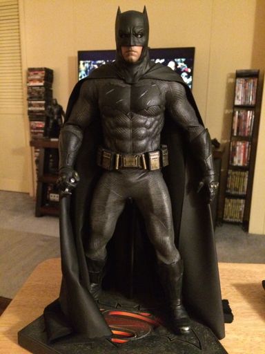 Hot Toys BvS Batman: Pose Test | Toys Amino