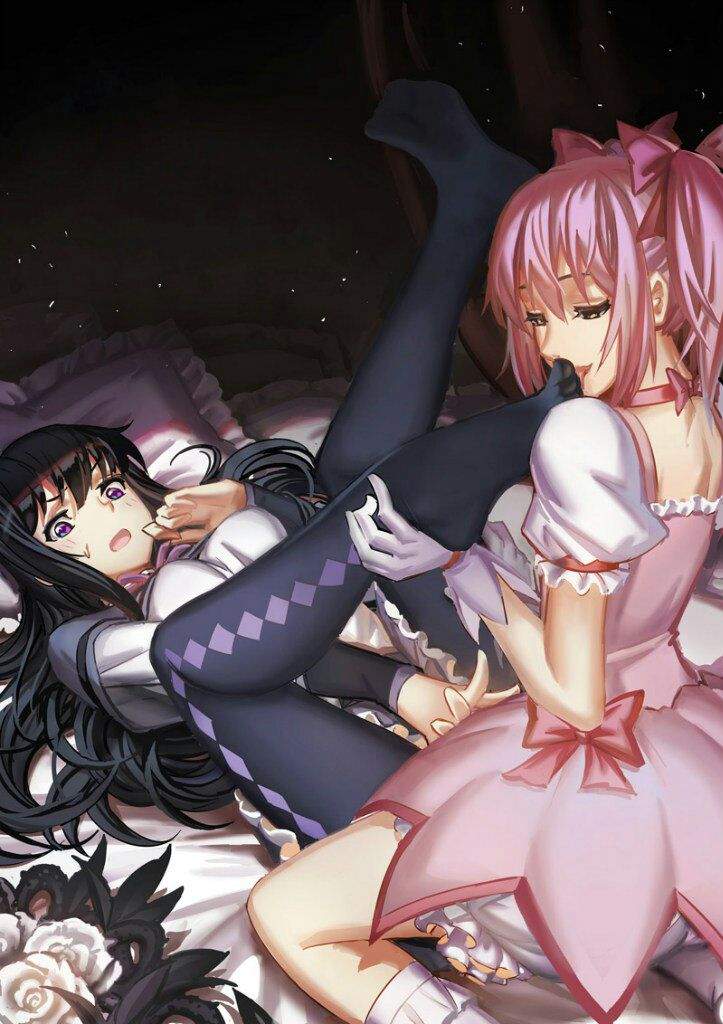 Lesbian anime women