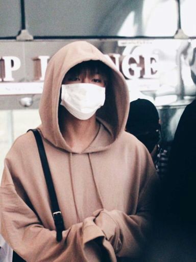 Taehyung in hoodie | ARMY's Amino