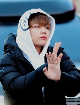 Taehyung in hoodie | ARMY's Amino