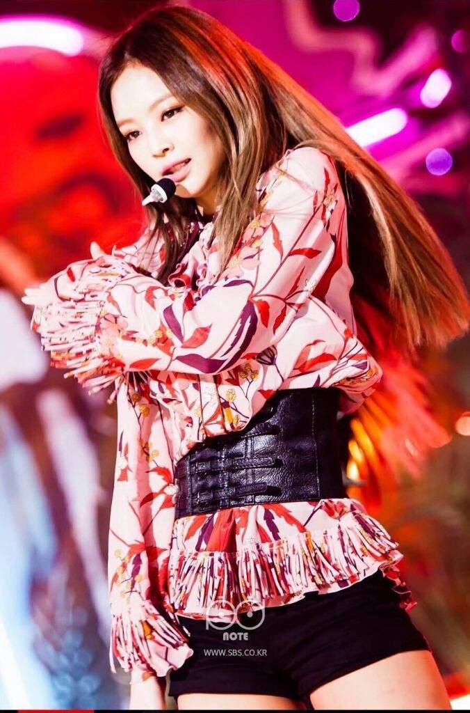 Jennie's fashion | K-Pop Amino