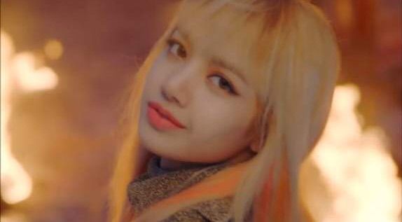 Lisa PLAYING WITH FIRE mv inspired eye look! | BLINK (블링크) Amino