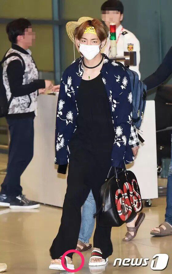 kim taehyung gucci bag