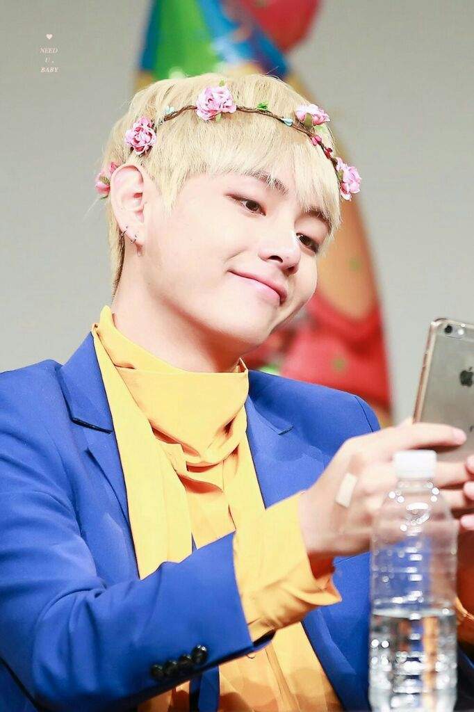 Bts with flowers crowns🌸 | ARMY's Amino