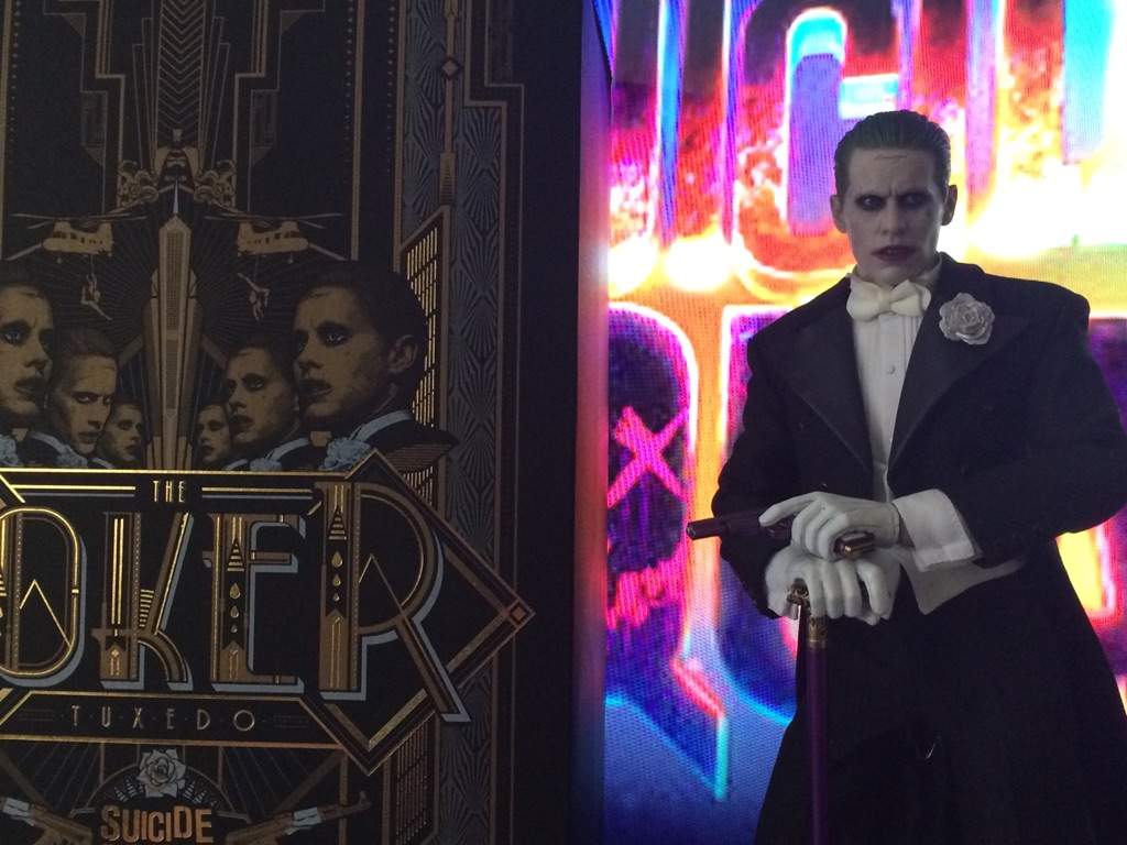 Figure Showcase Hot Toys Suicide Squad The Joker Tuxedo Version 1 6 Scale Figure Toys Amino