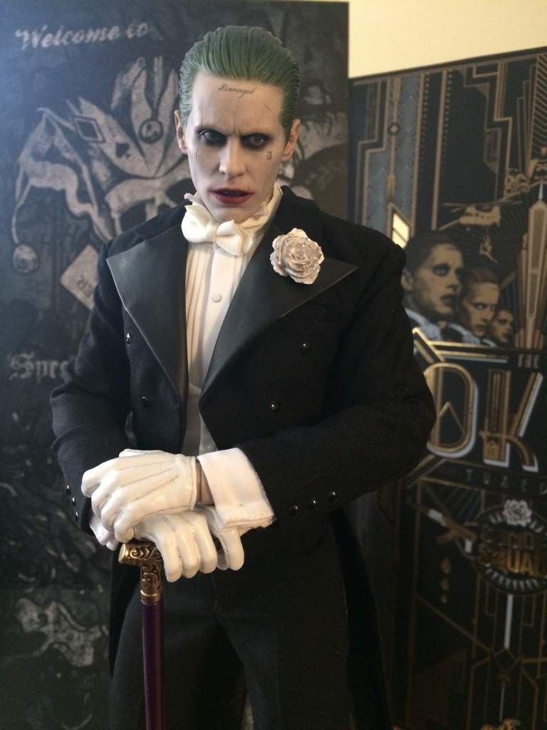 Figure Showcase Hot Toys Suicide Squad The Joker Tuxedo Version 1 6 Scale Figure Toys Amino