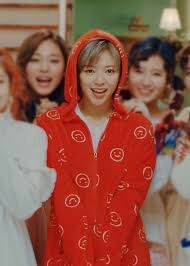 How To Dress Like Jeongyeon Knock Knock Edition K Pop Amino