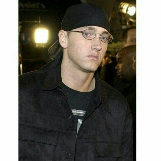 Glasses time 👓 | Eminem Amino Amino